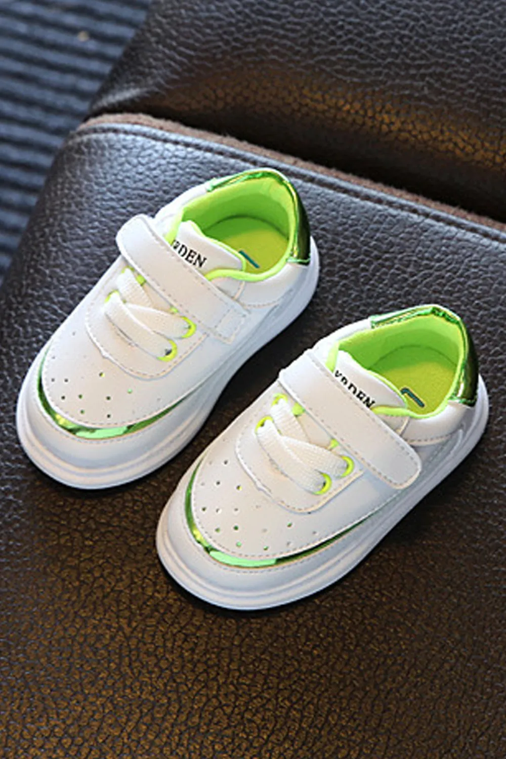 Baby Girls Easy Strap Closure Solid Pattern Rubber Soled Comfy Shoes - BGSH106405