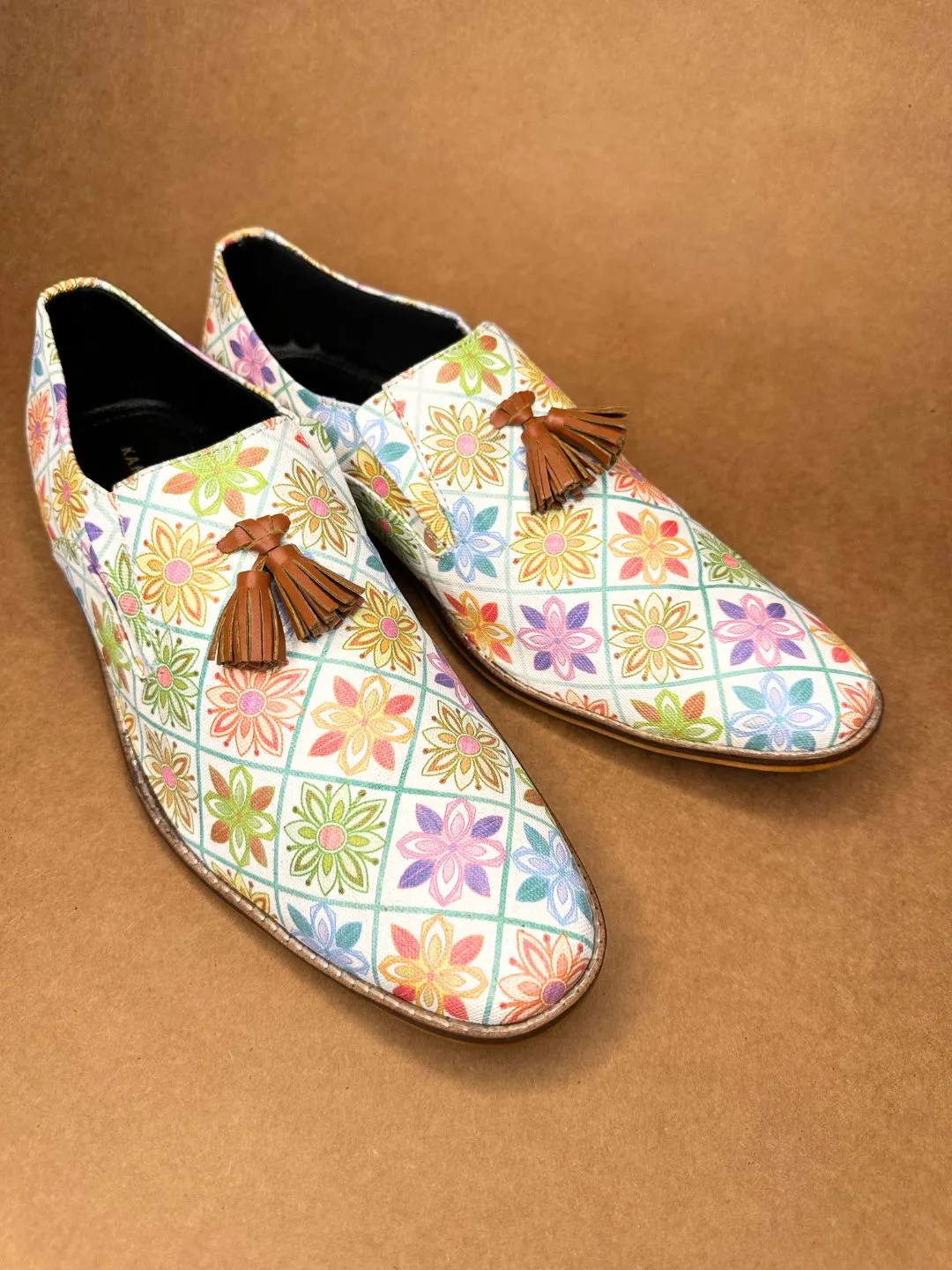 Vidyot Bhil Art  Loafers